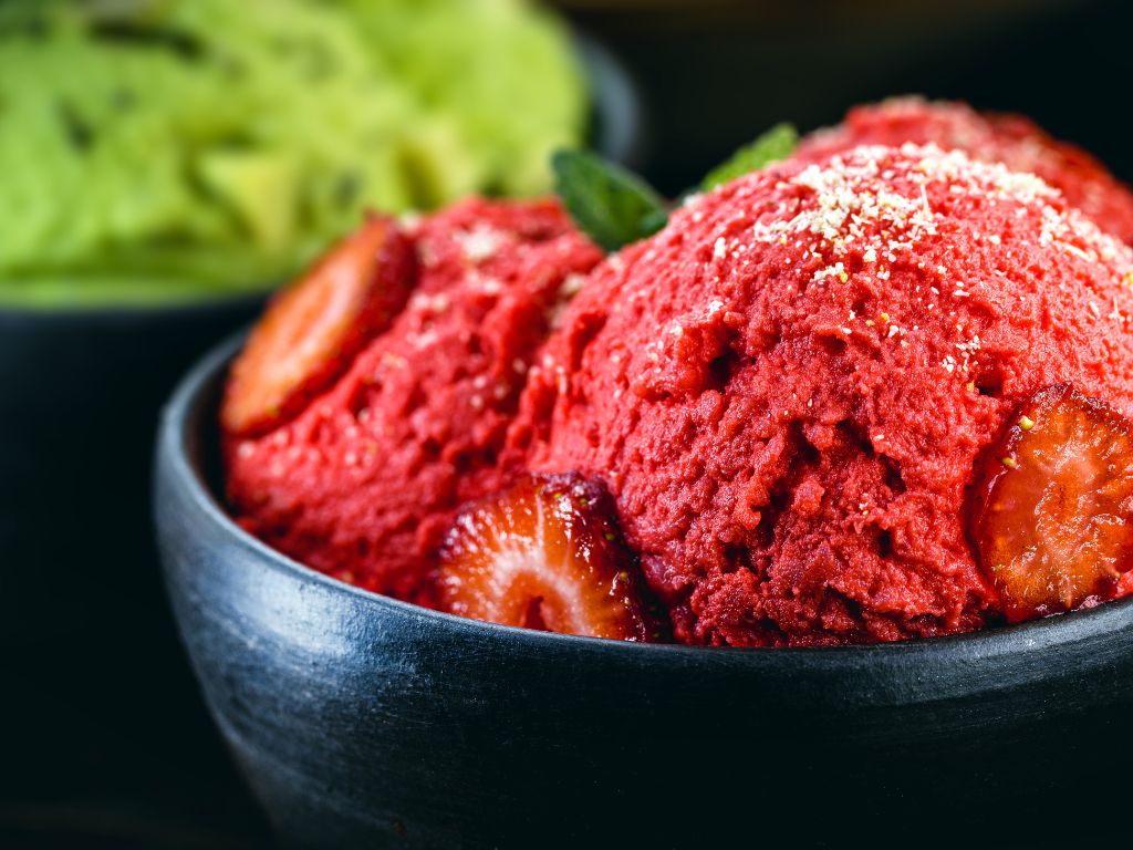 Gelato vegano al gusto di fragola