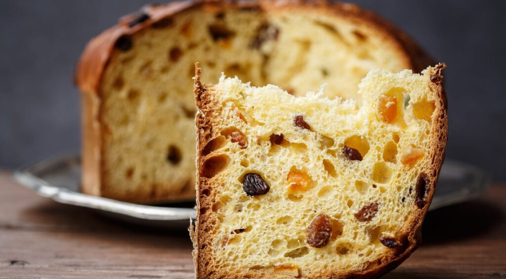 Gelato al gusto di panettone con i canditi